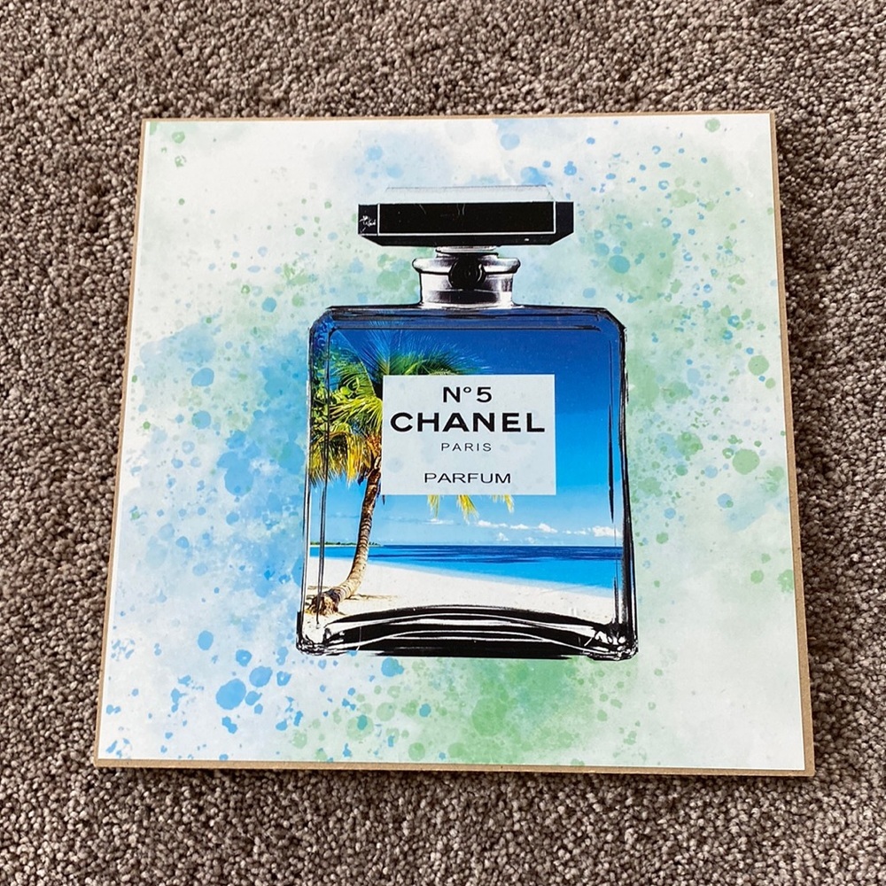 NWT Fairchild Paris Chanel Bottle Beach Scene Hanging Plaque